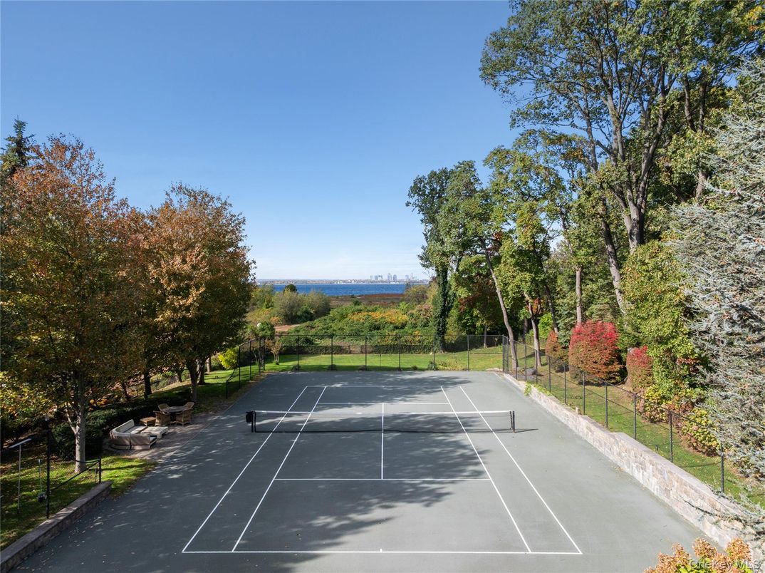 Exterior, Tennis Courts