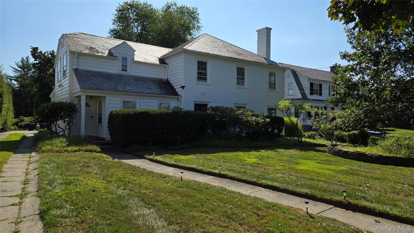 Exterior, Facade, Farmhouse