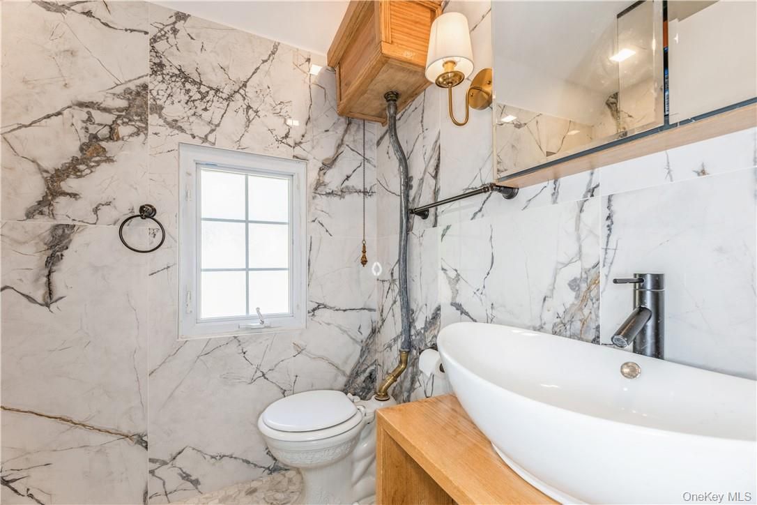Bathroom, Free Standing Baths, Interior, Marble, Marble Walls