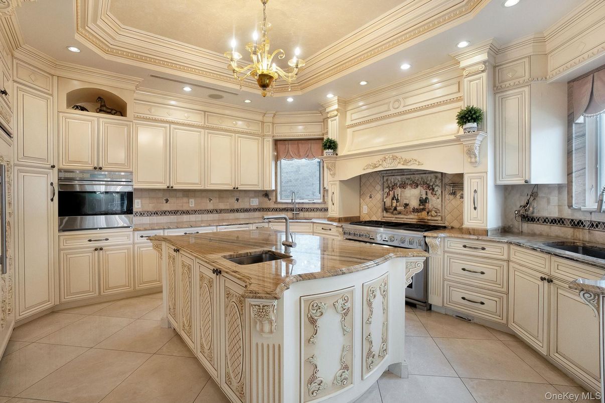 Chandelier, Interior, Kitchen, Recessed Lighting, Stainless Steel Appliances