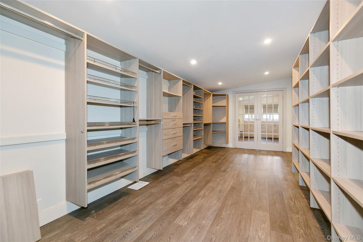 Interior, Recessed Lighting, Walk-in Closets, Wood Texture Flooring