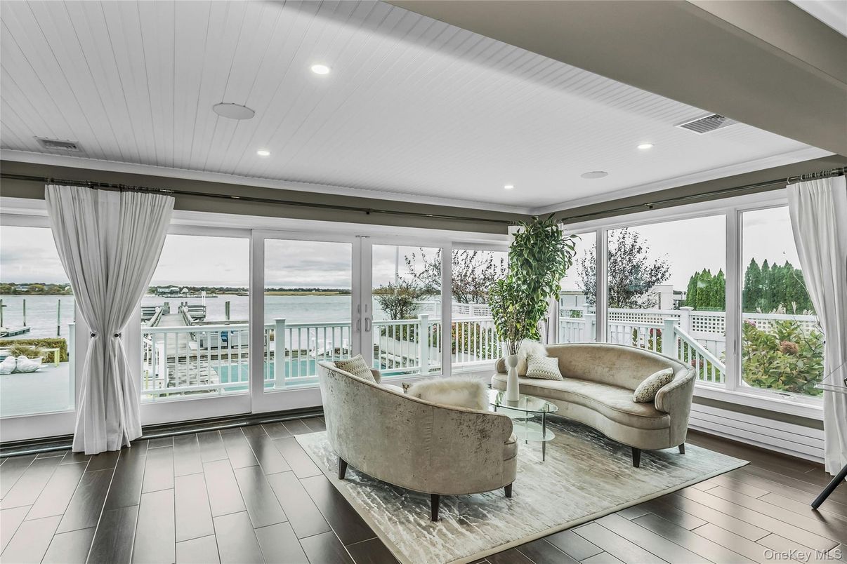 Interior, Living room, Recessed Lighting, Water, Wood Texture Flooring