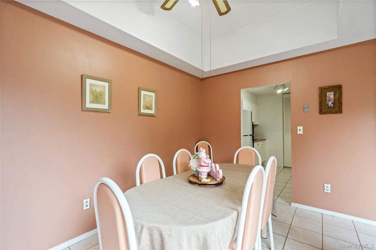 Dining room, Interior