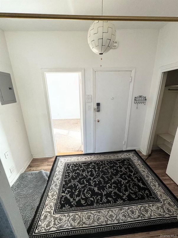 Interior, Pendant Lights, Wood Texture Flooring