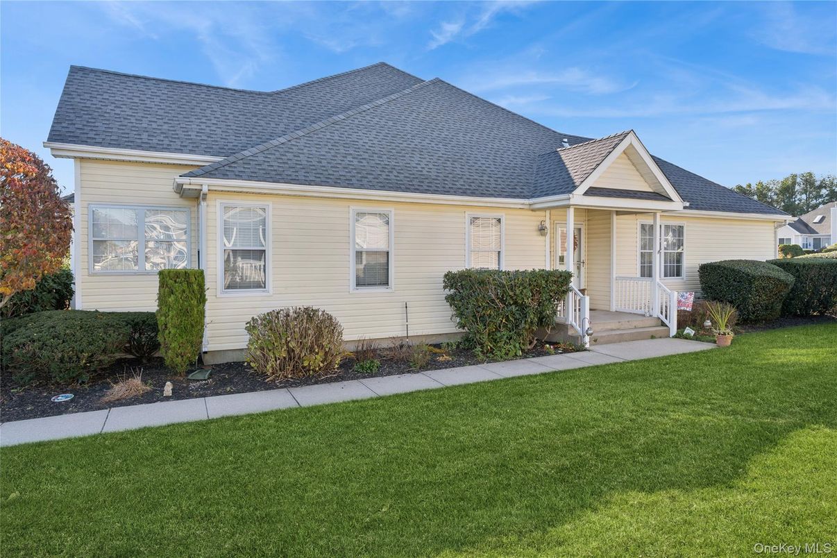 Exterior, Facade, Cape Cod