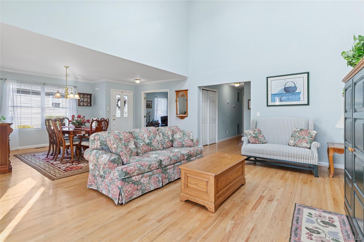 Dining room, Interior, Living room, Pendant Lights, Wood Texture Flooring
