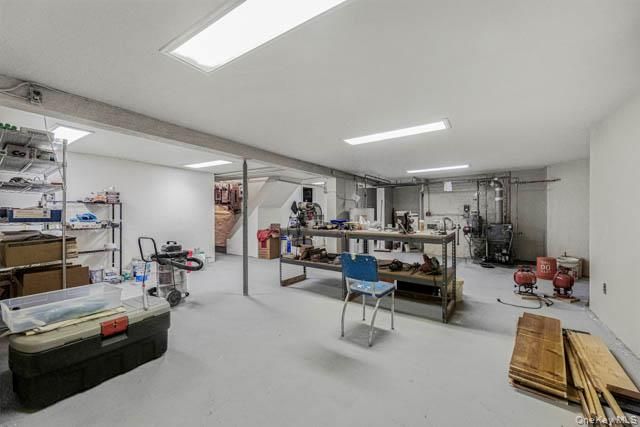 Fitness Equipment, Garage, Interior, Recessed Lighting
