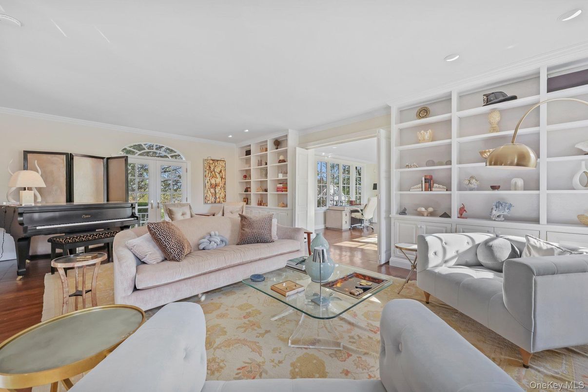 Interior, Living room, Piano, Recessed Lighting, Wood Texture Flooring