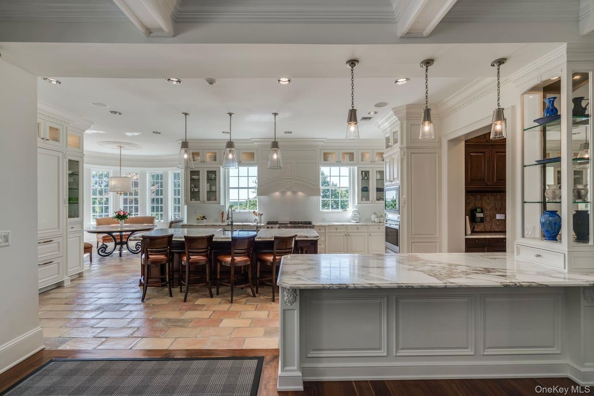 Dining room, Interior, Kitchen, Pendant Lights, Recessed Lighting, Wood Texture Flooring