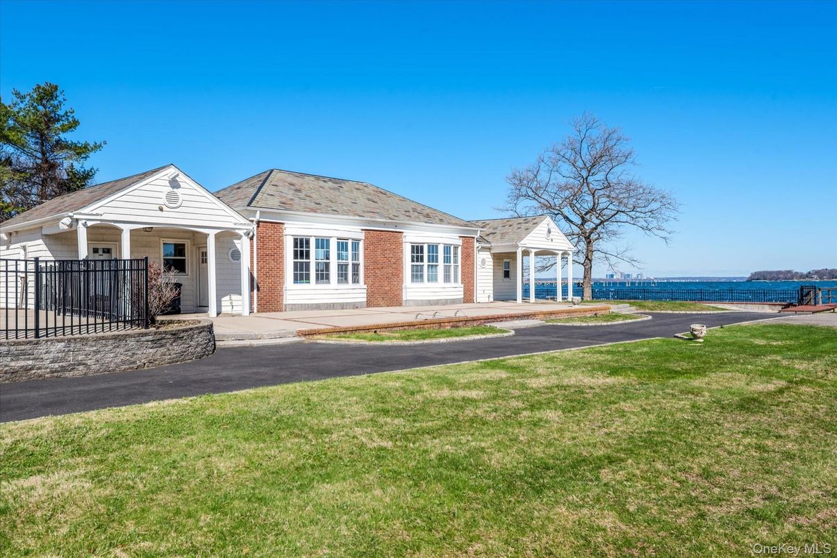 Backyard, Exterior, Facade, Brick Facade, Water, Ranch