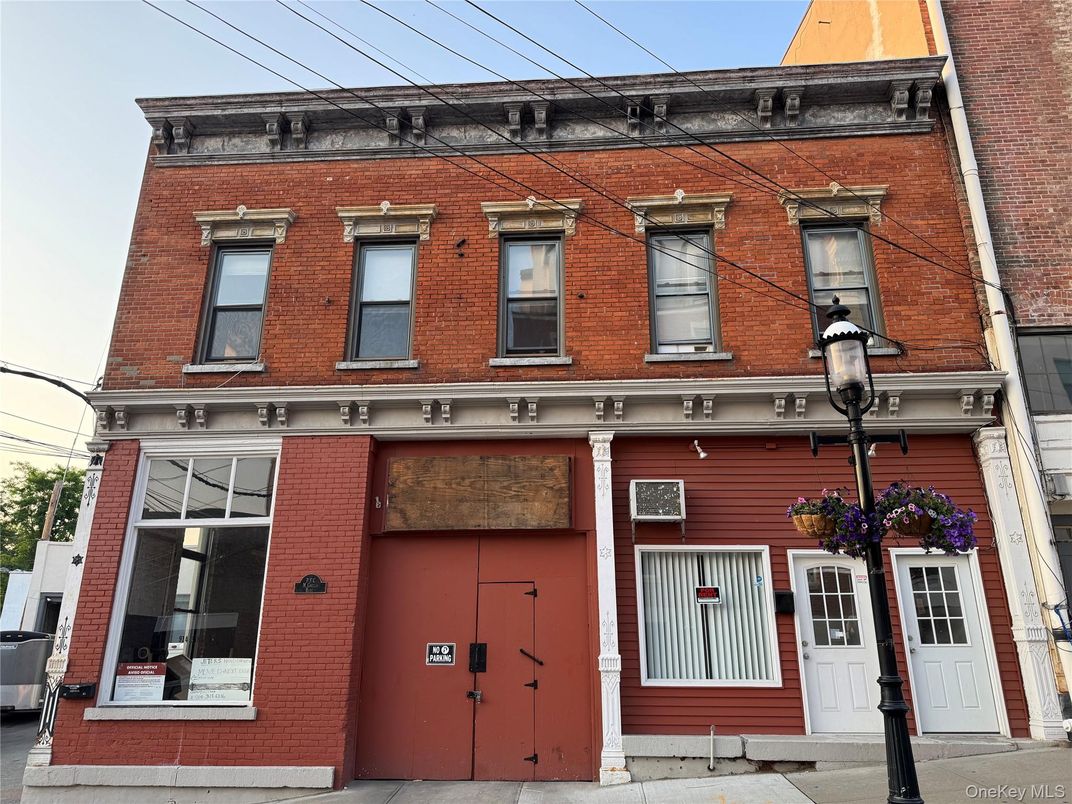 Exterior, Facade, Brick Facade, Rowhouse