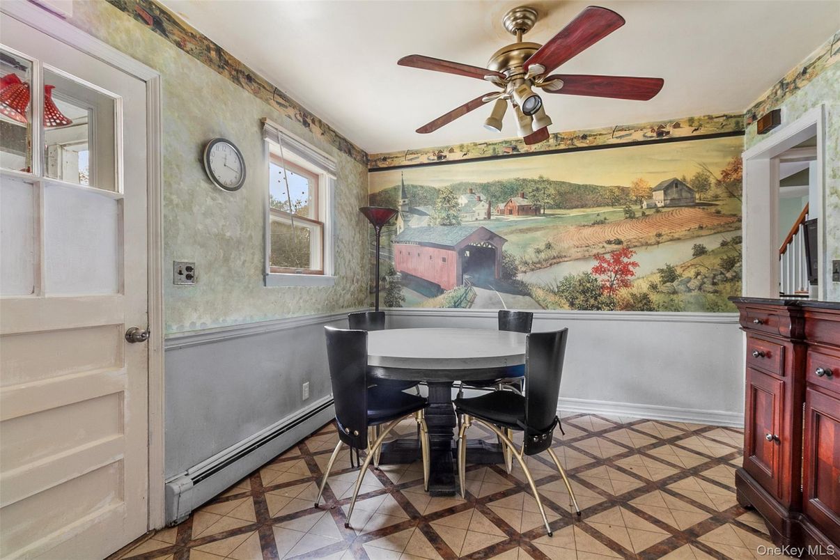 Dining room, Interior