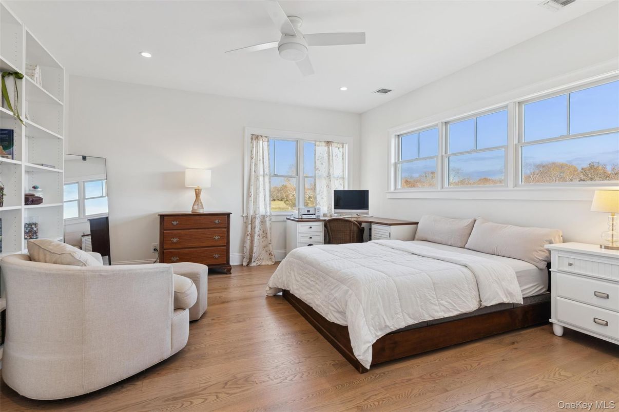 Bedroom, Home Office, Interior, Recessed Lighting, Wood Texture Flooring