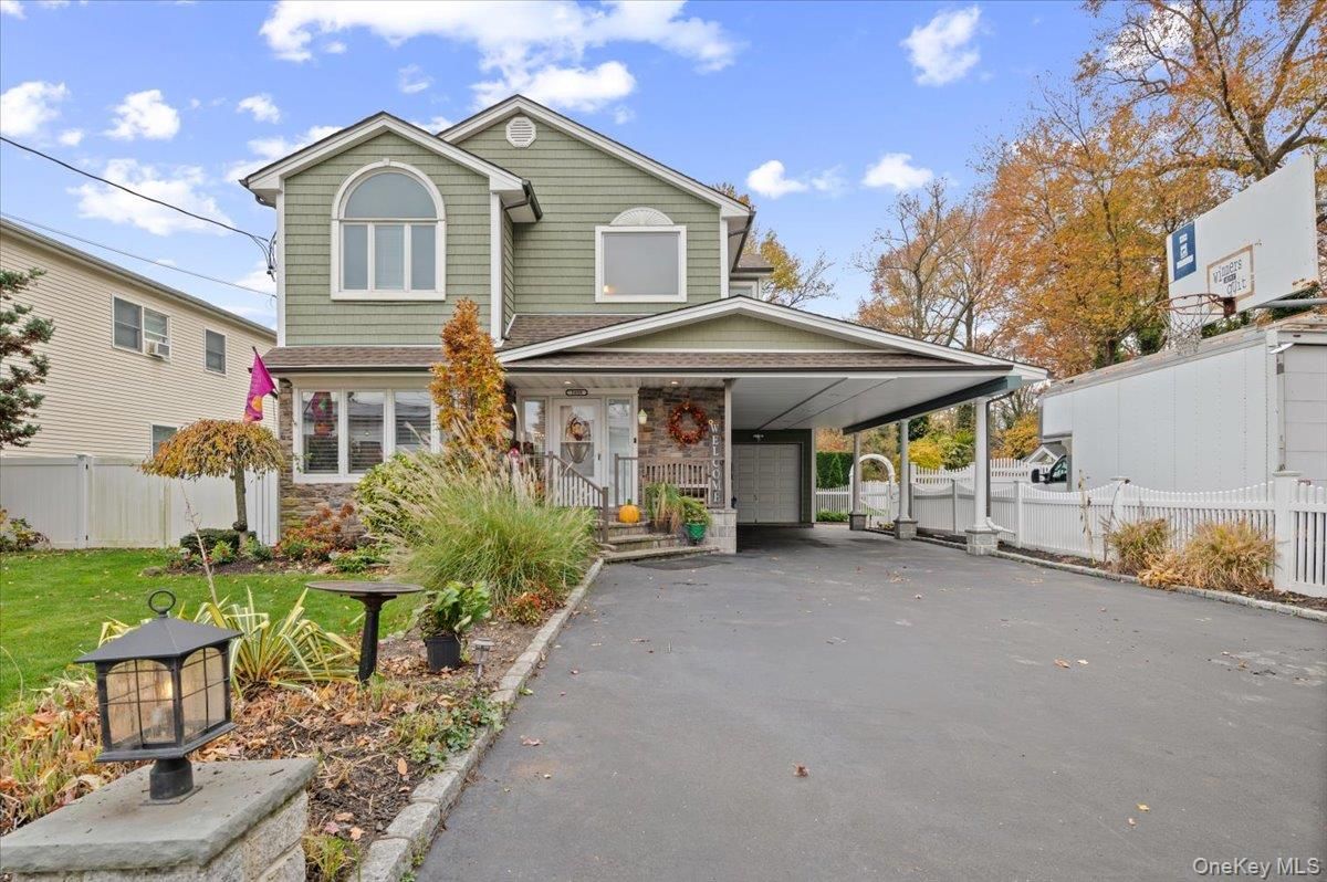 Exterior, Facade, American Craftsman