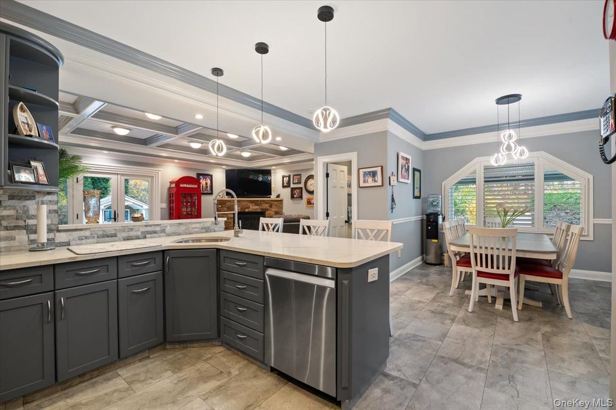 Dining room, Fireplace, Interior, Kitchen, Pendant Lights, Recessed Lighting