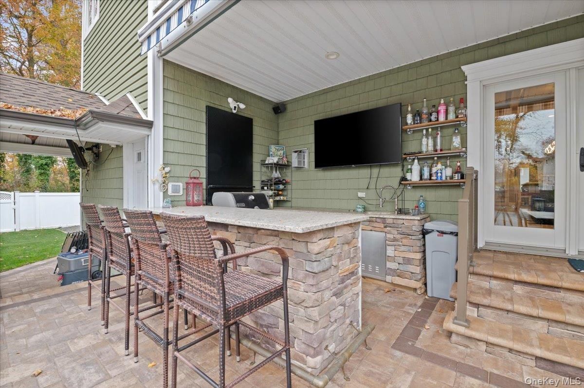 Exterior, Outdoor Kitchen