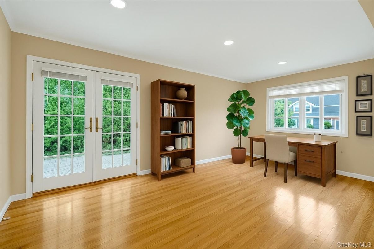 Home Office, Interior, Recessed Lighting, Wood Texture Flooring