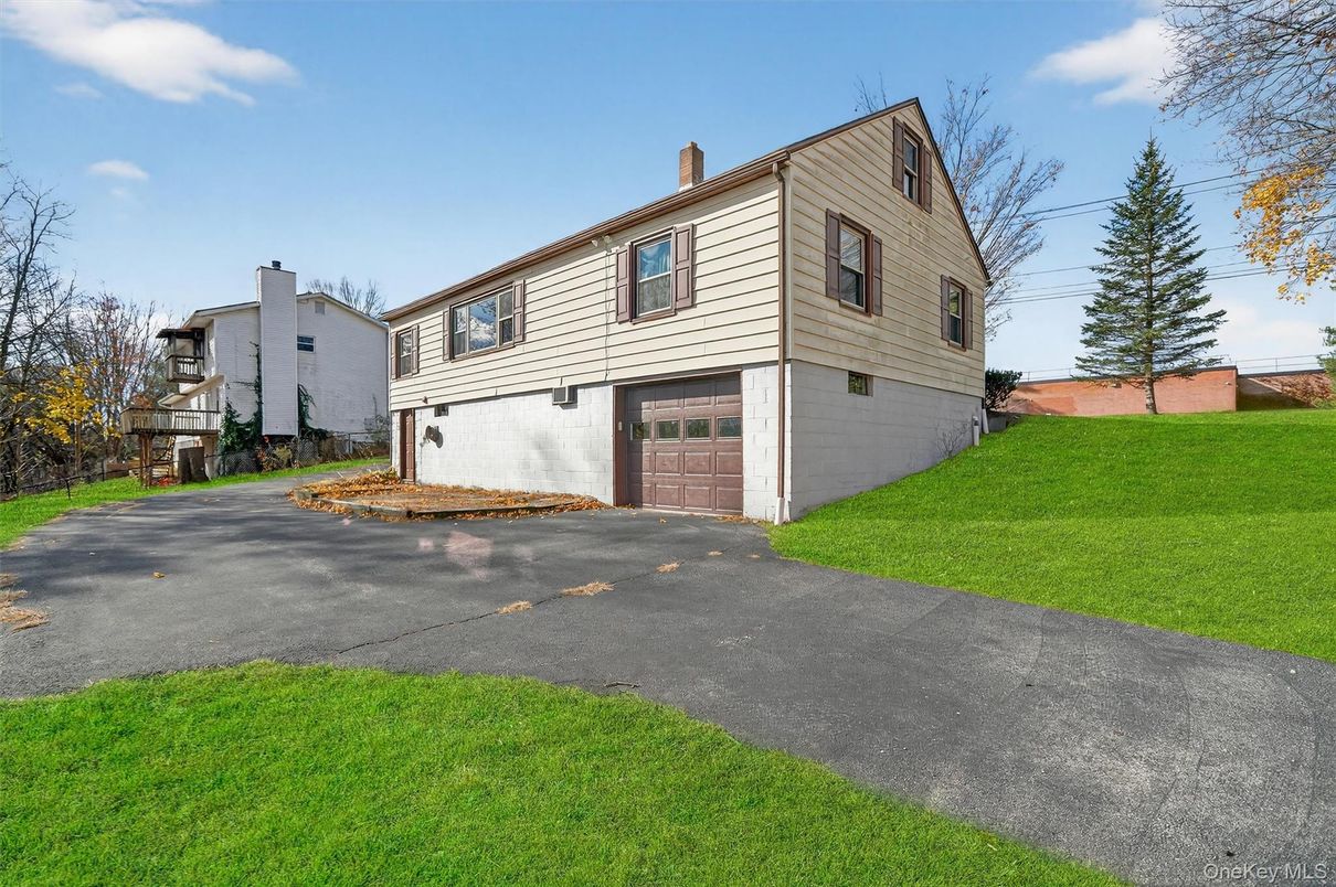 Attached, Exterior, Facade, Raised Ranch