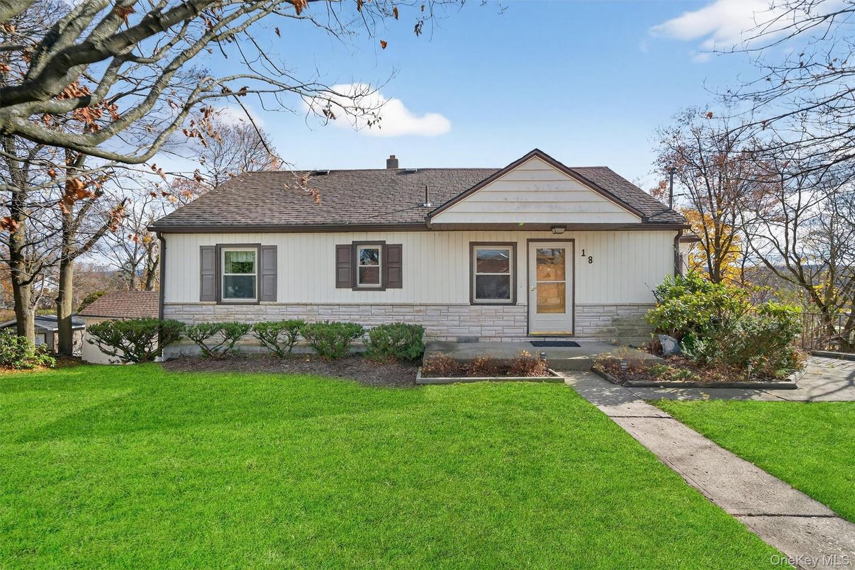 Exterior, Facade, Farmhouse