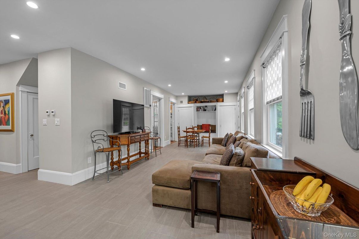 Dining room, Interior, Living room, Recessed Lighting