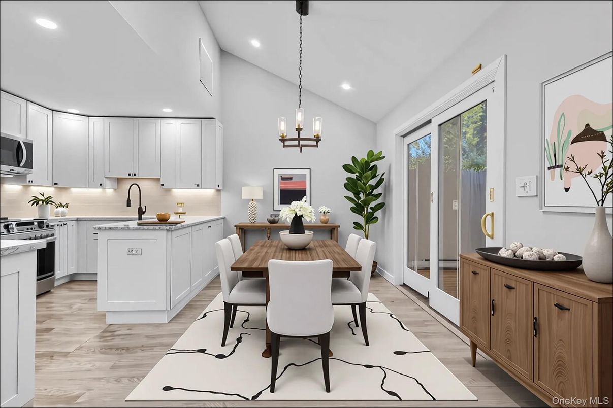 Chandelier, Dining room, Interior, Kitchen, Pendant Lights, Recessed Lighting, Wood Texture Flooring