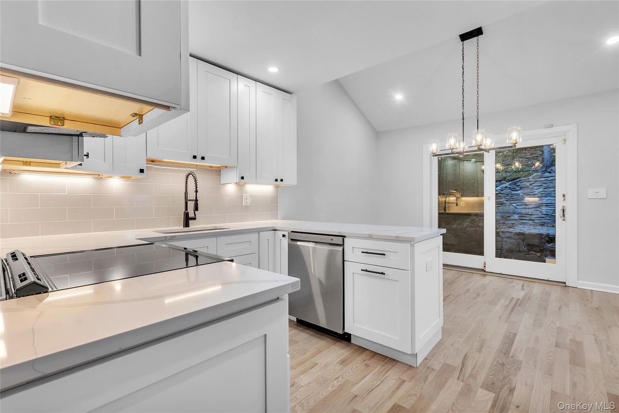 Interior, Kitchen, Pendant Lights, Recessed Lighting, Wood Texture Flooring