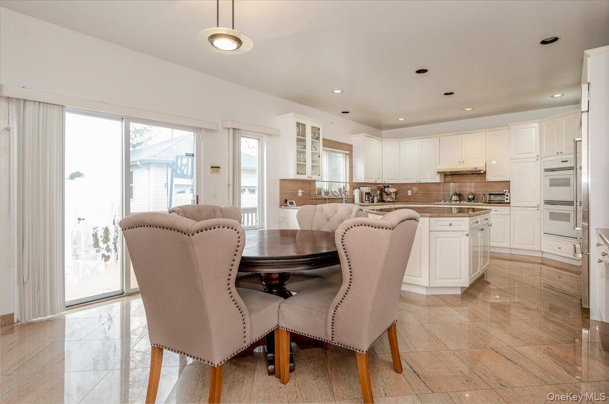 Dining room, Interior, Kitchen, Pendant Lights, Recessed Lighting