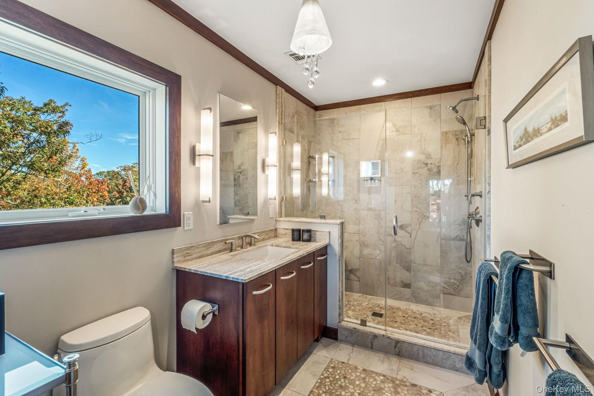 Bathroom, Glass Shower, Interior, Pendant Lights, Recessed Lighting