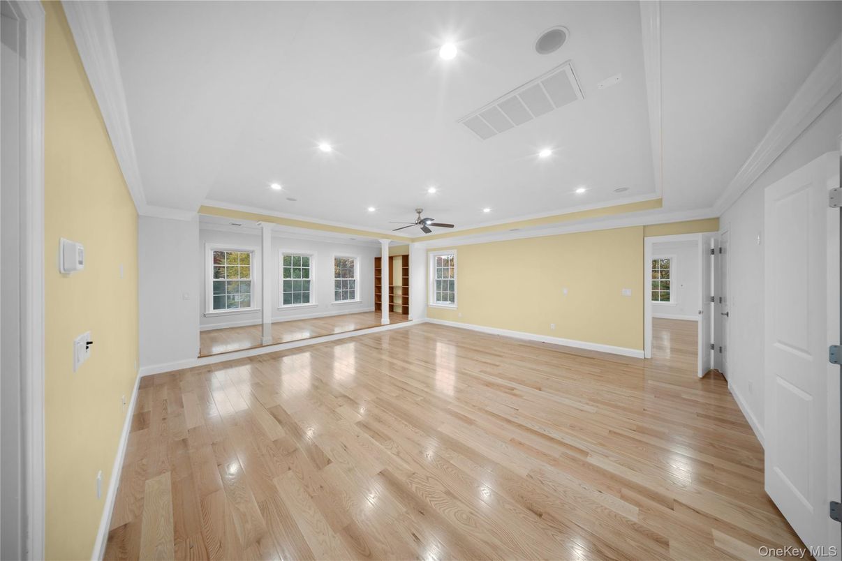 Empty room, Interior, Recessed Lighting, Wood Texture Flooring