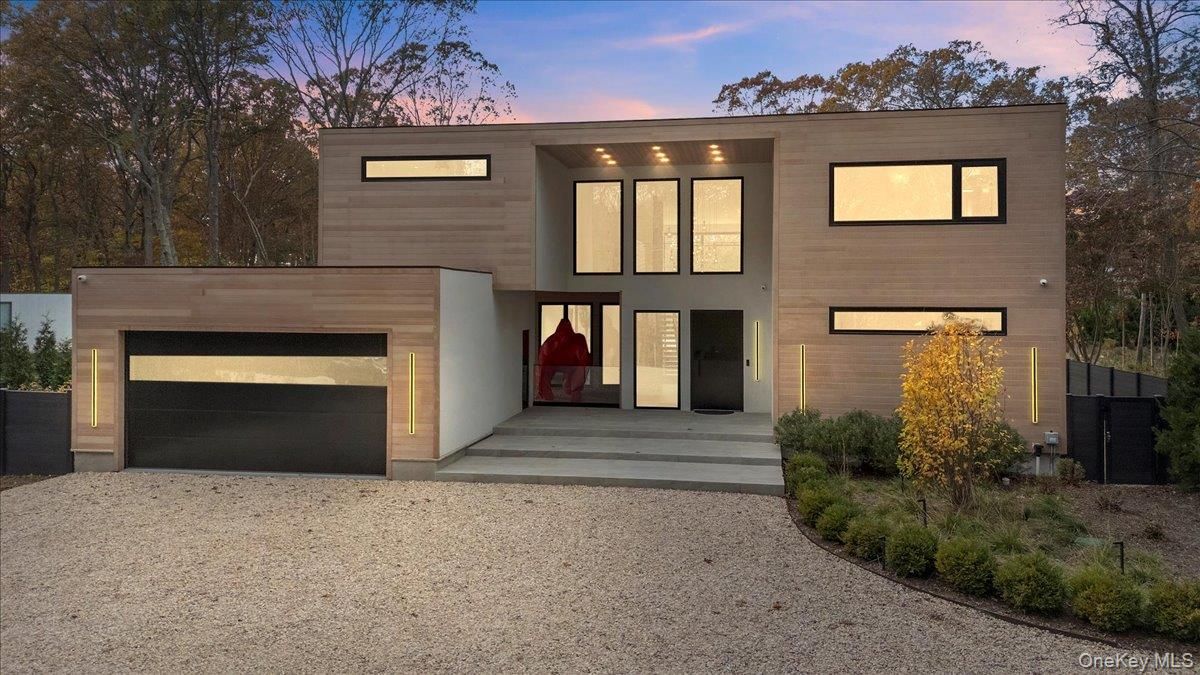 Attached, Exterior, Facade, Modern