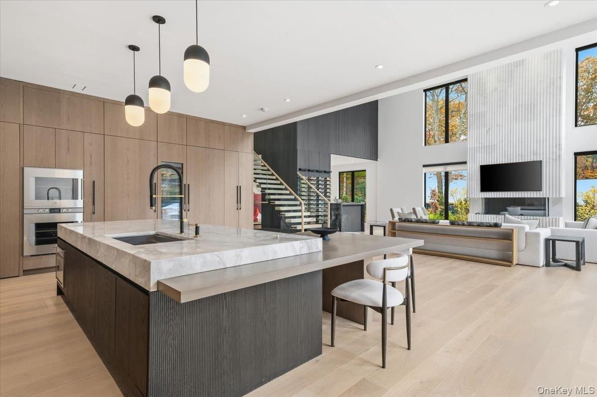 Interior, Kitchen, Living room, Pendant Lights, Recessed Lighting, Stainless Steel Appliances, Wood Texture Flooring