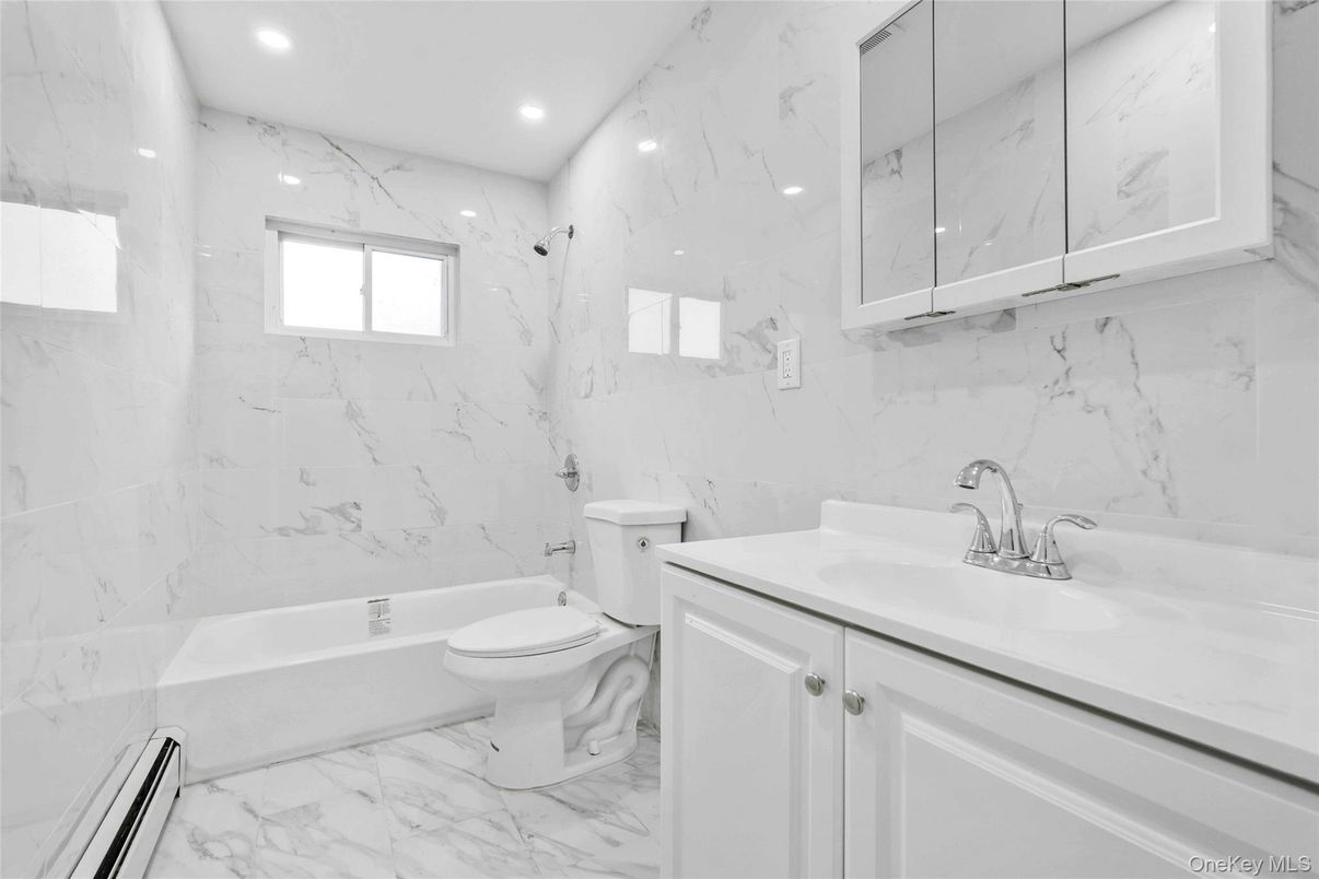 Bathroom, Interior, Marble, Marble Walls, Recessed Lighting