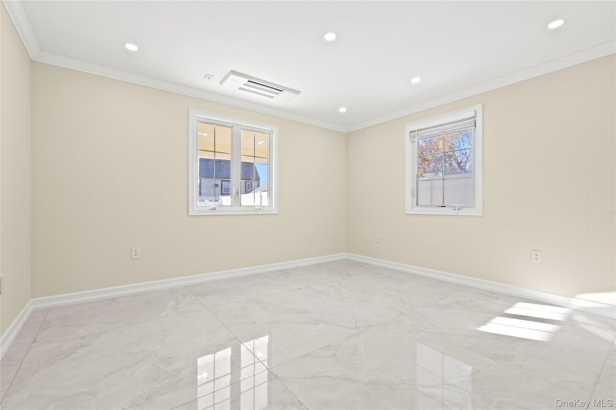 Empty room, Interior, Marble, Recessed Lighting