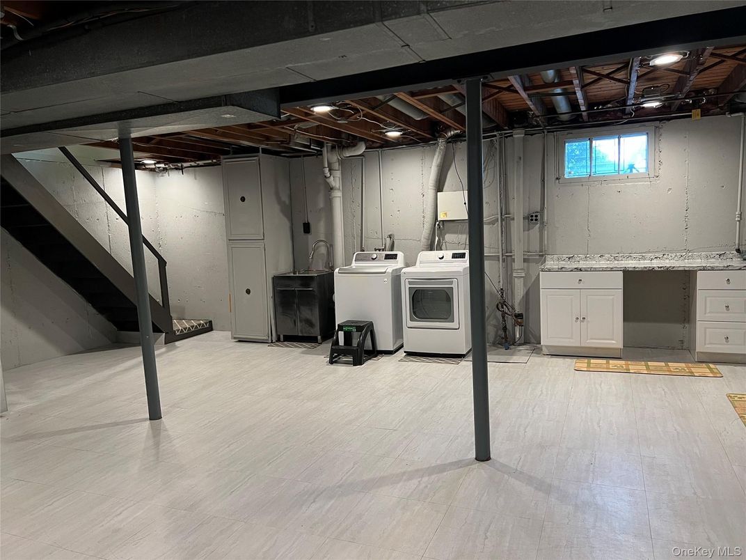 Interior, Washer, Wooden Beams, Wood Texture Flooring