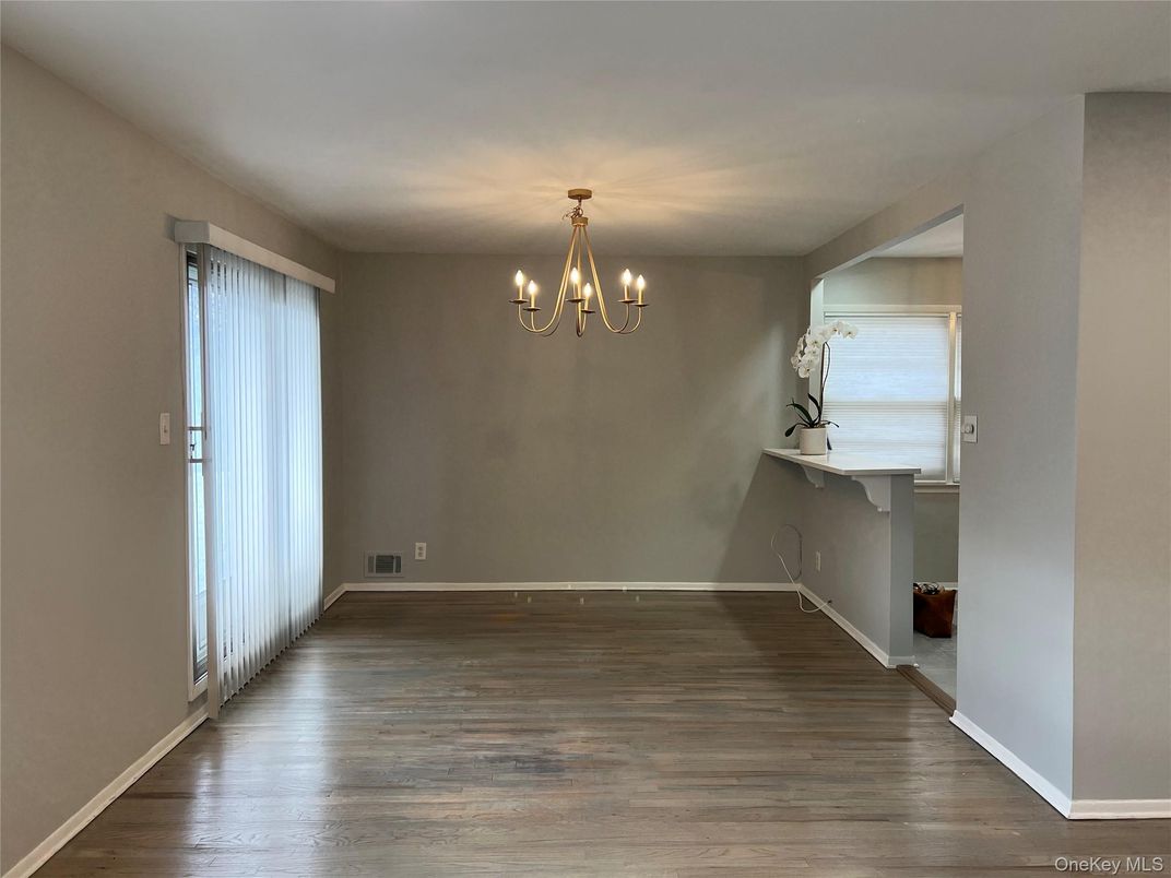 Chandelier, Interior, Wood Texture Flooring