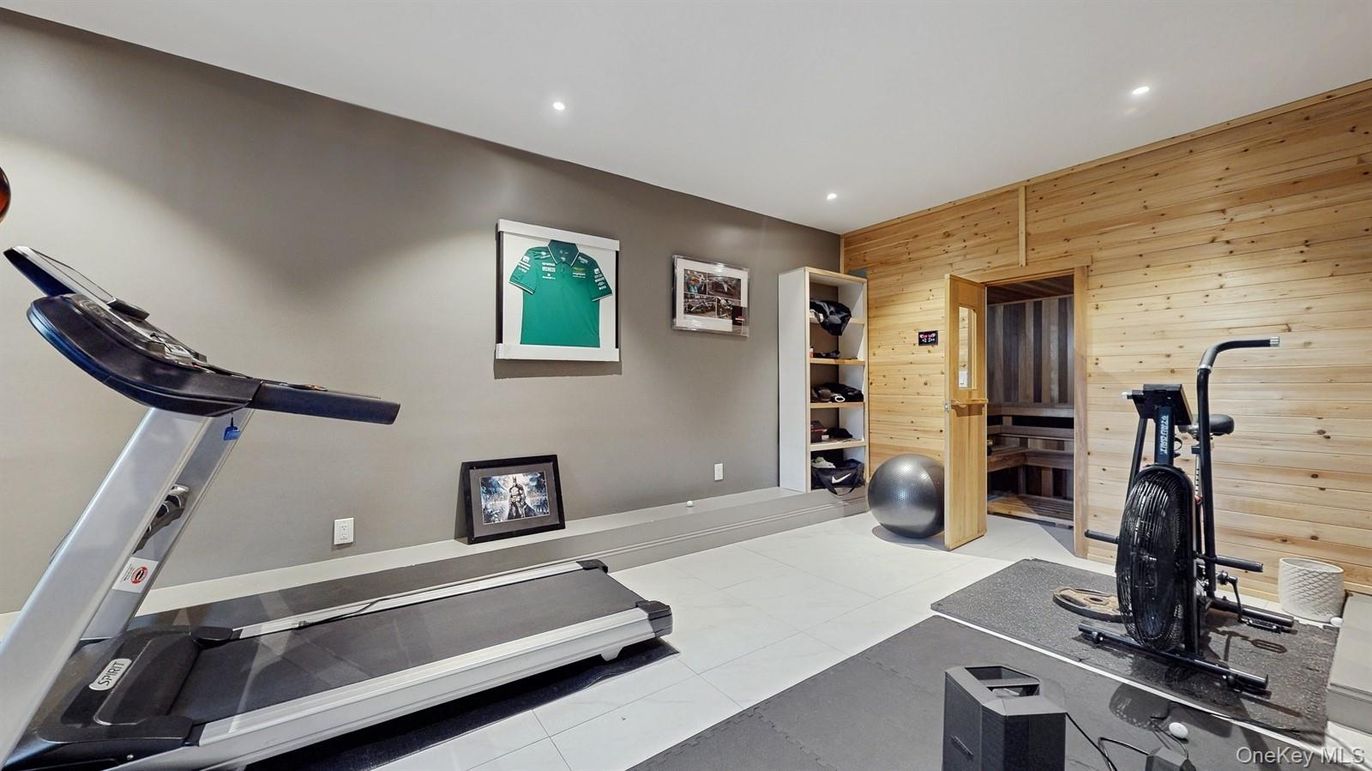 Fitness Equipment, Interior, Recessed Lighting, Sauna Room