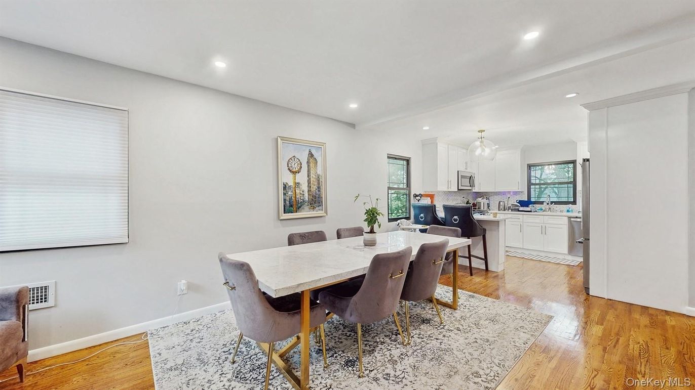 Chandelier, Dining room, Interior, Kitchen, Recessed Lighting, Wood Texture Flooring