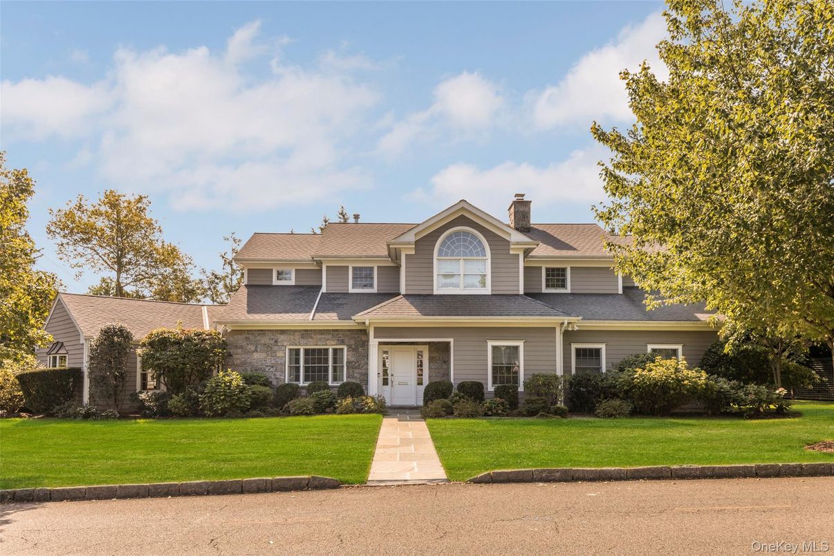 Exterior, Facade, Farmhouse