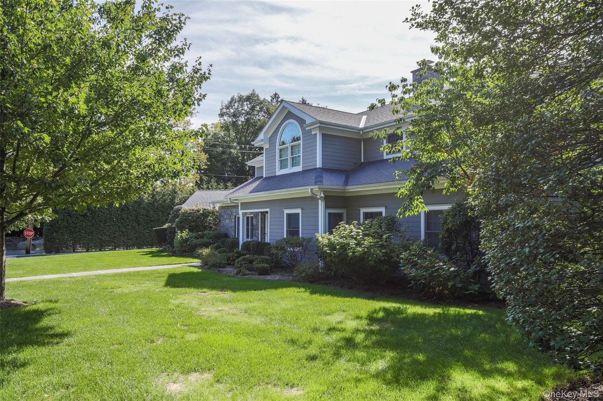 Backyard, Exterior, Facade, Queen Anne Victorian