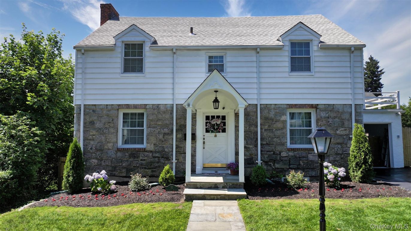 Exterior, Facade, Georgian