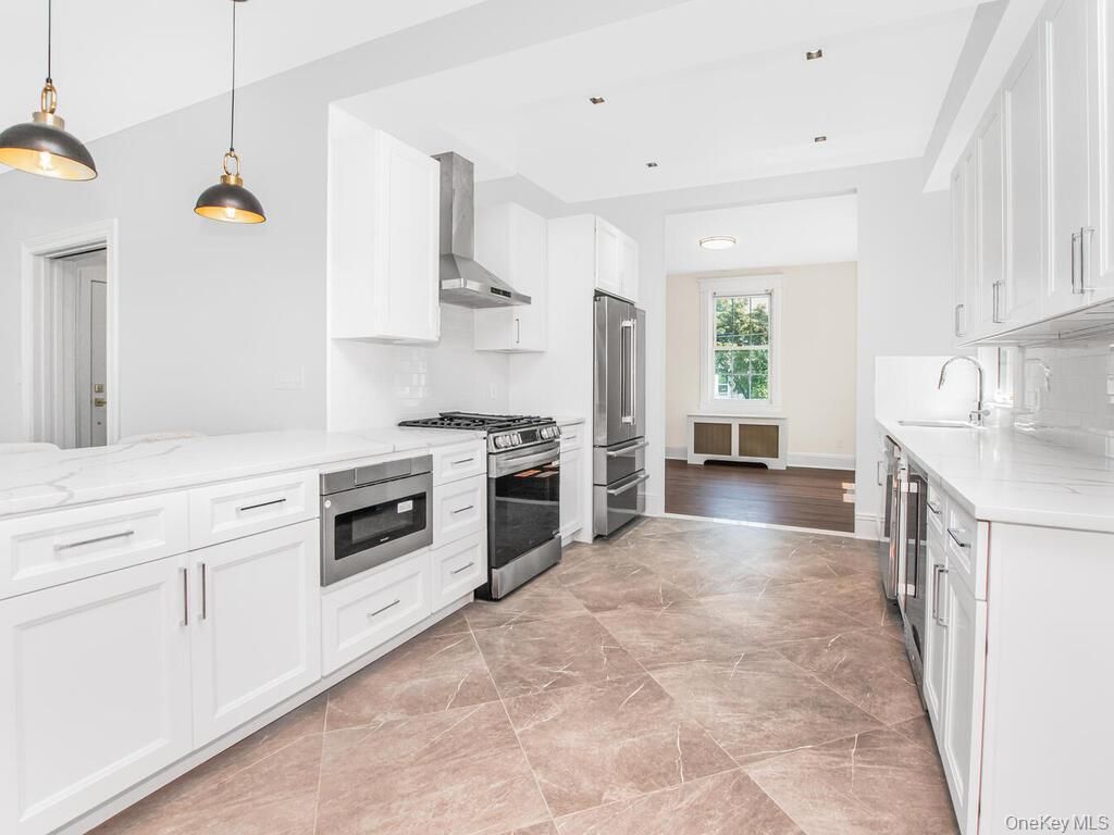 Interior, Kitchen, Pendant Lights, Recessed Lighting, Stainless Steel Appliances