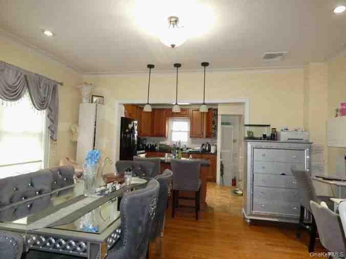 Dining room, Interior, Kitchen, Pendant Lights, Recessed Lighting, Wood Texture Flooring