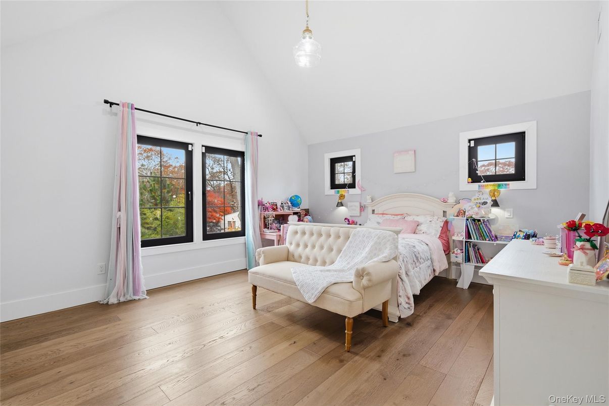 Bedroom, Interior, Pendant Lights, Wood Texture Flooring