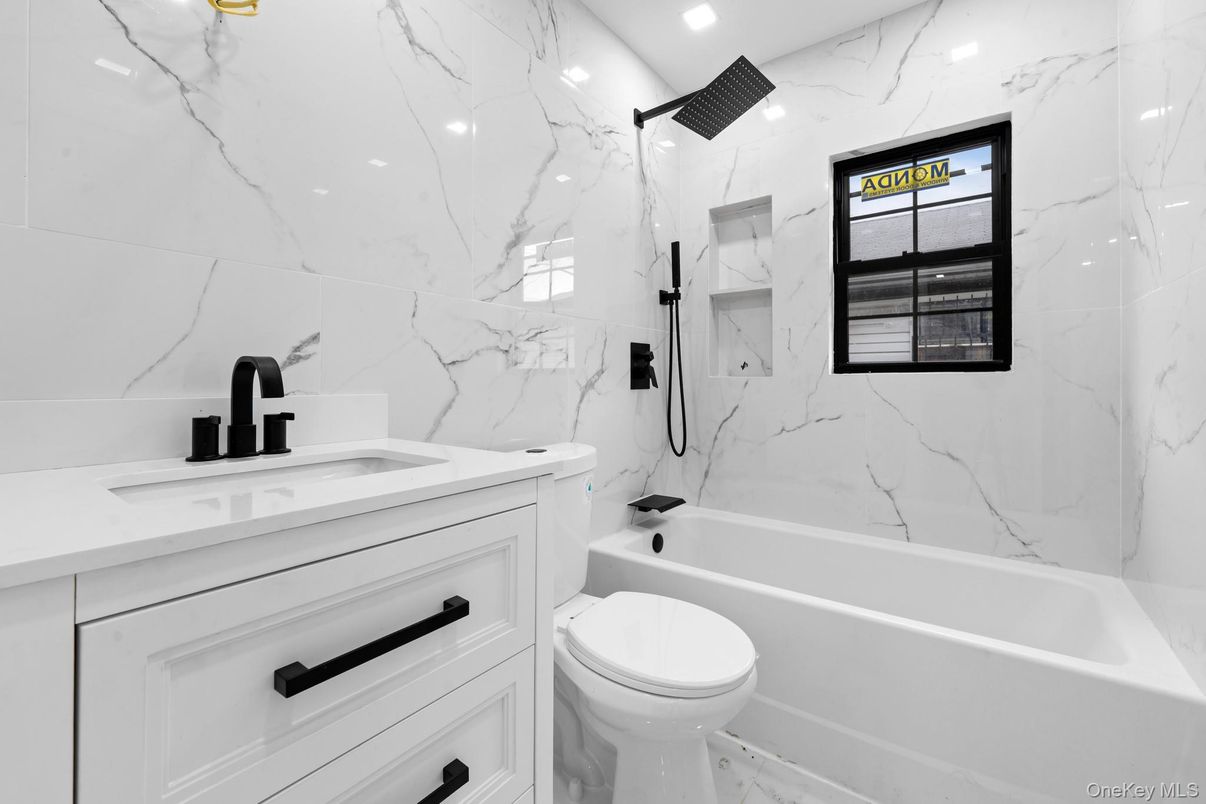 Bathroom, Interior, Marble, Marble Walls, Recessed Lighting