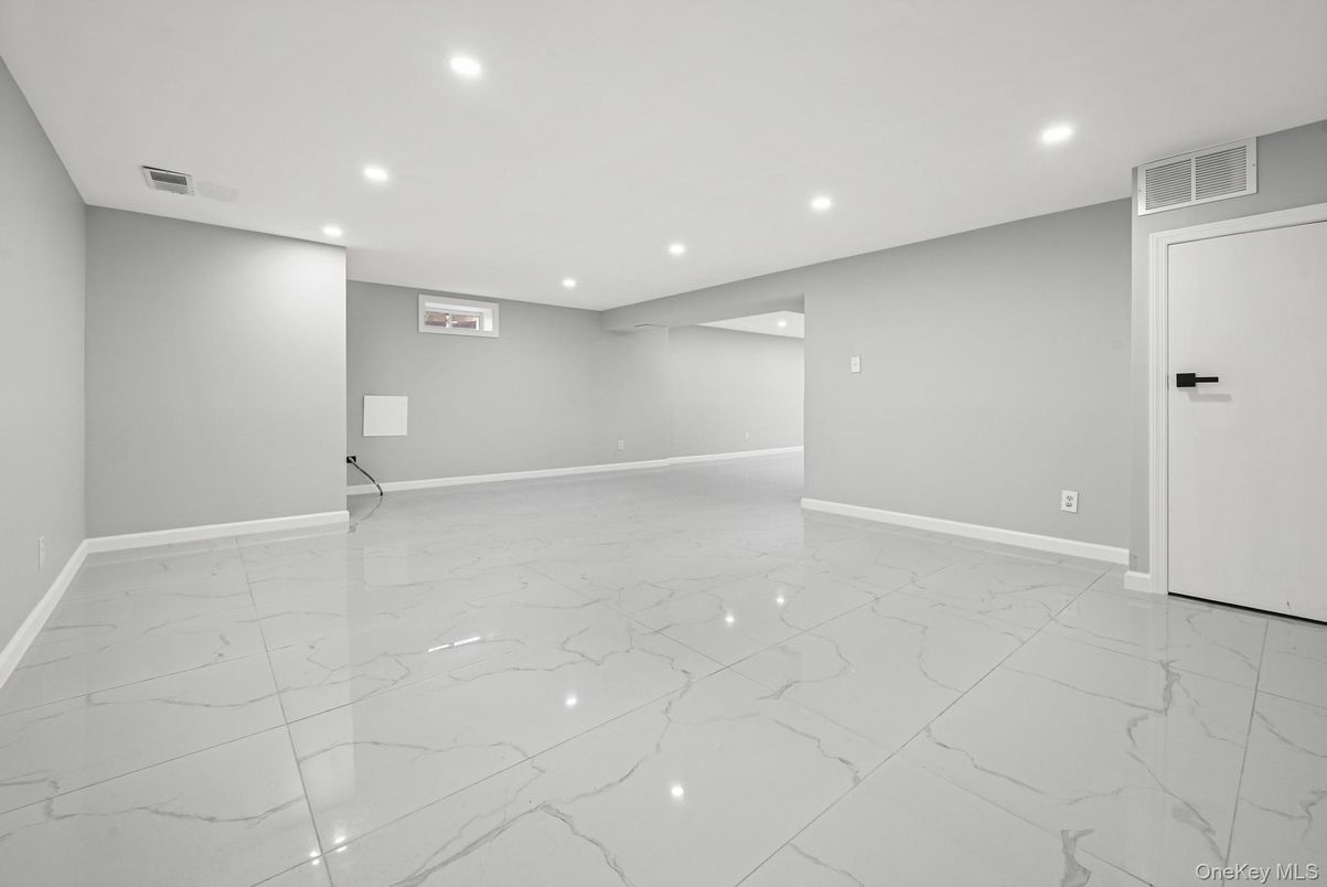 Empty room, Interior, Marble, Recessed Lighting