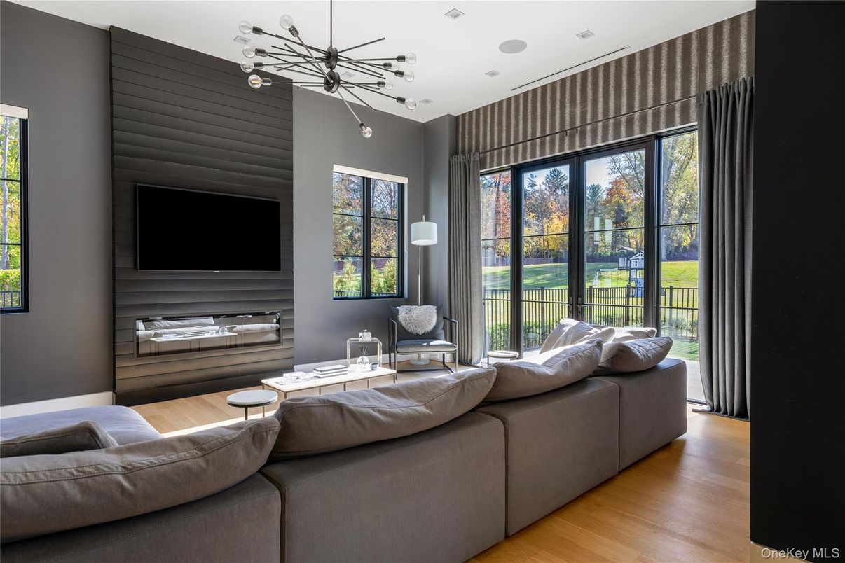 Interior, Living room, Pendant Lights, Wood Texture Flooring