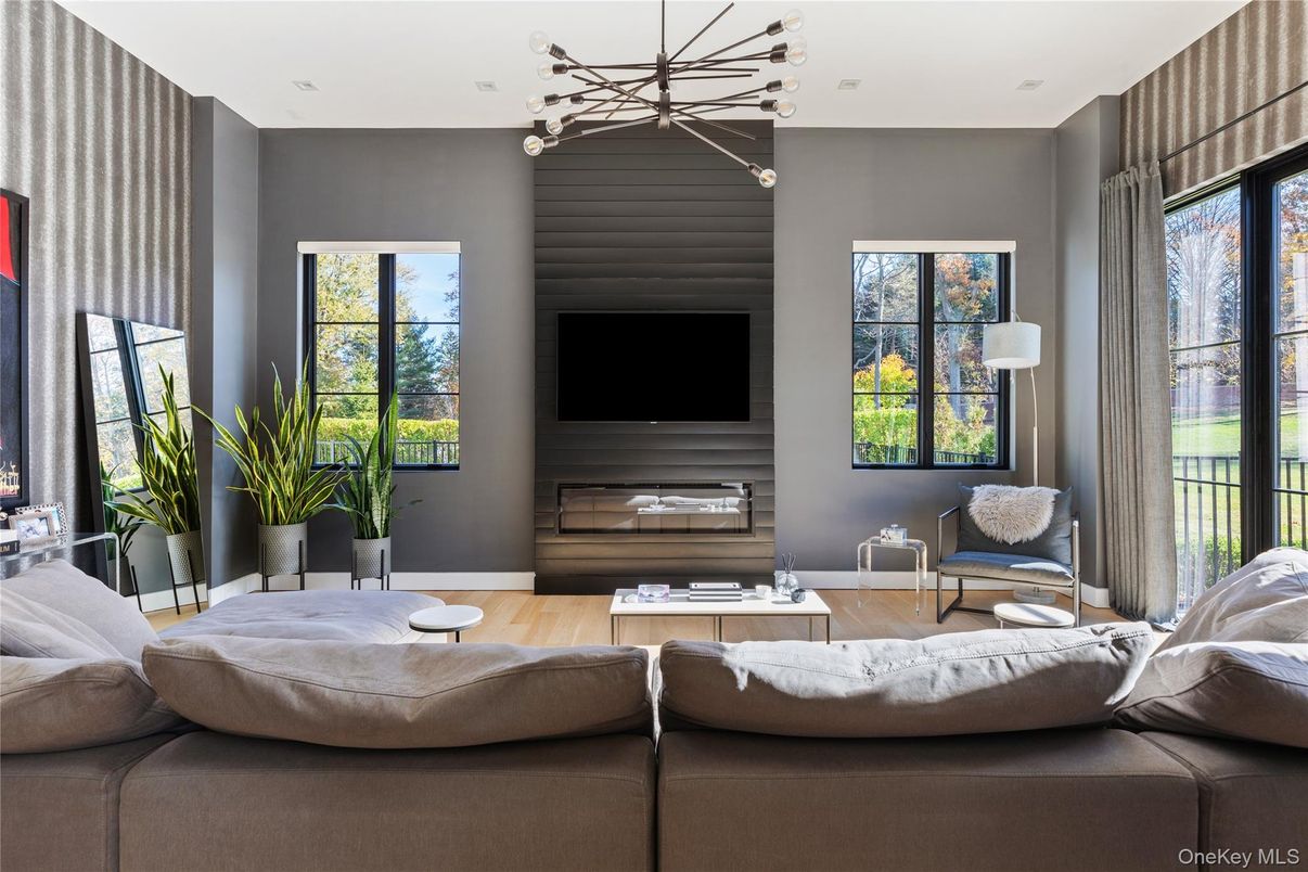 Interior, Living room, Recessed Lighting, Wood Texture Flooring