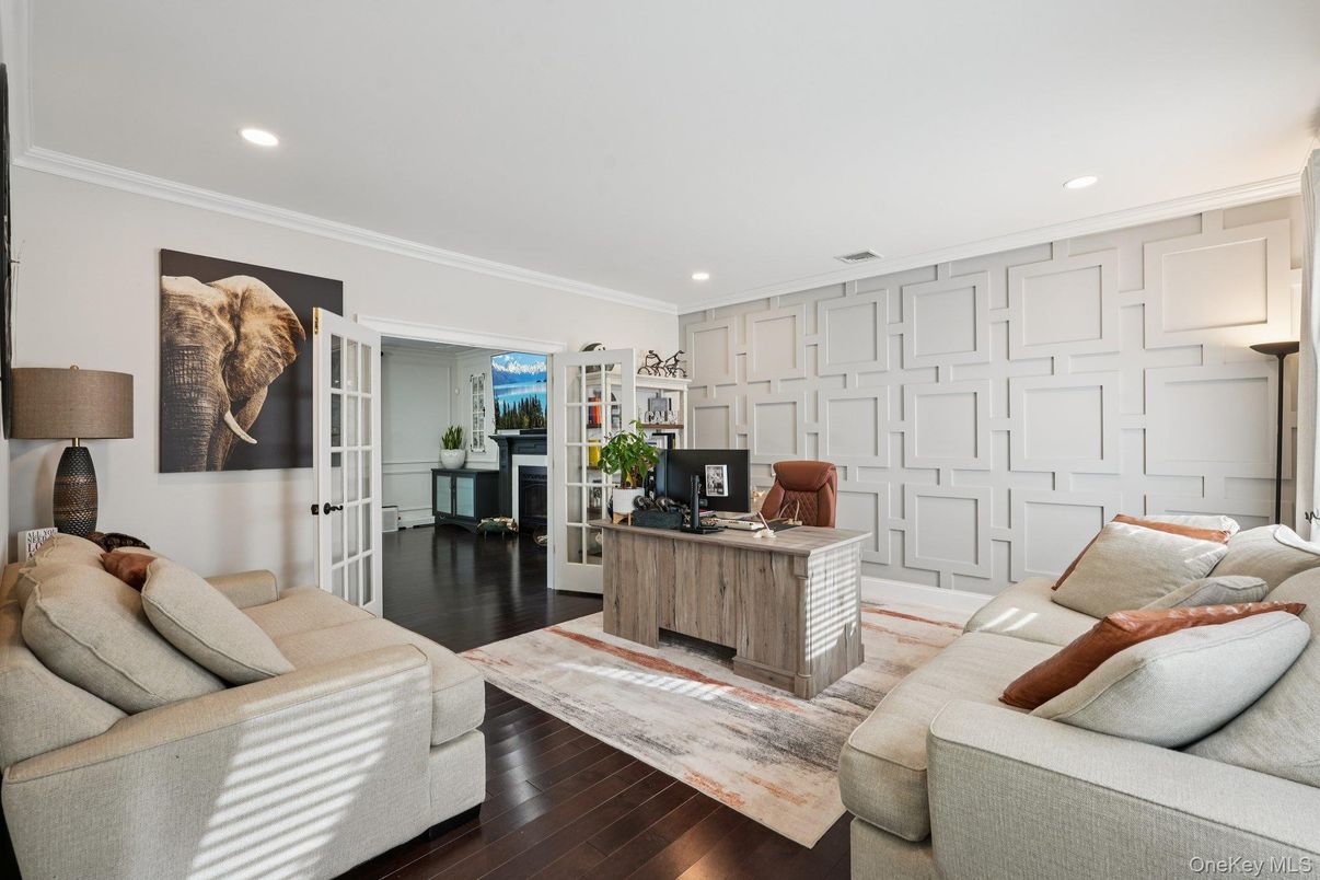 Home Office, Interior, Living room, Recessed Lighting, Wood Texture Flooring