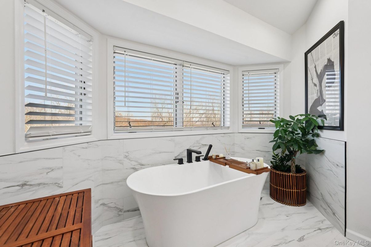 Bathroom, Free Standing Baths, Interior, Marble, Marble Walls