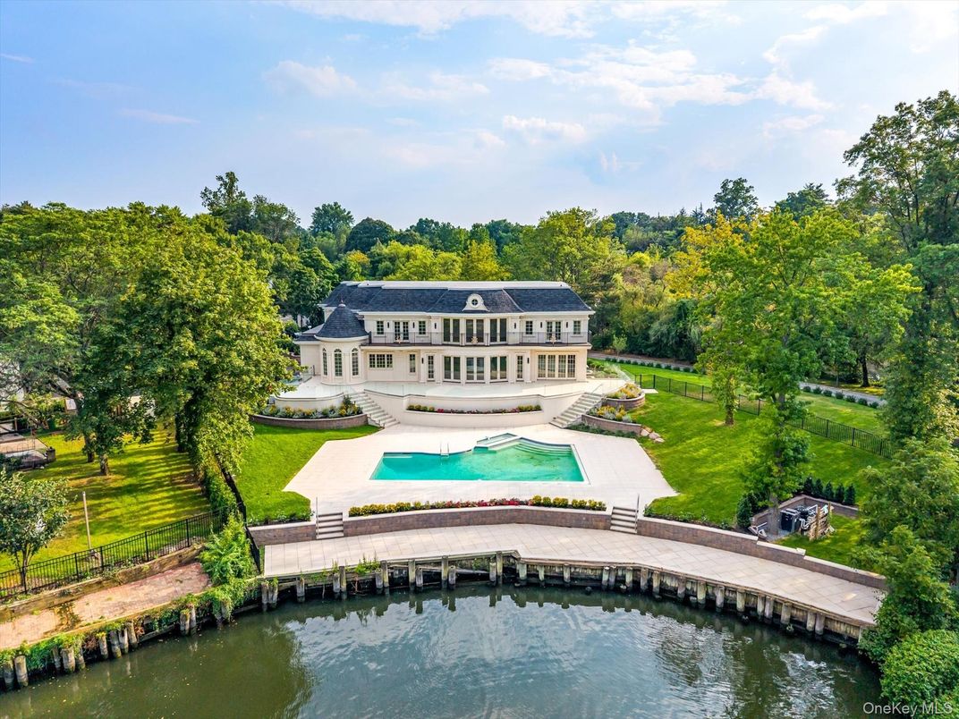 Exterior, Pool, Solar Panels